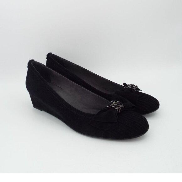Stuart Weitzman Pleats Black Suede Wedge with Chain Bow Size 10N Narrow - Picture 1 of 16